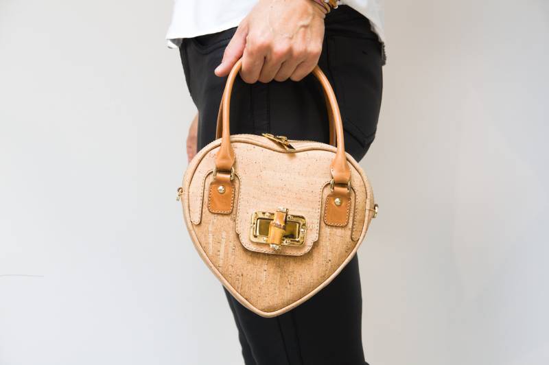 Premium Dirndltasche aus Kork