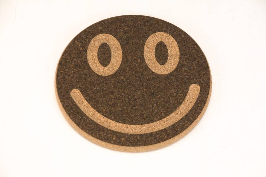 verKORKst Smiley-Topfuntersetzer aus Kork